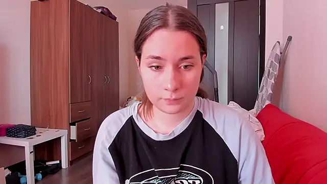 Snapshot of MioMoonlight chatting on 12, 4, 2026 MioMoonlight online show from 12, 4, 2026