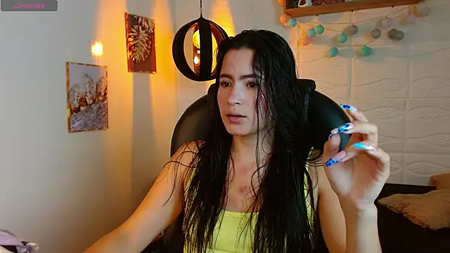 Snapshot of rosaleia_ chatting on 16, 6, 2026 rosaleia online show from 16, 6, 2026