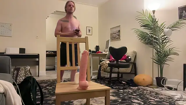 tinyterrors online show from 16, 4, 2026