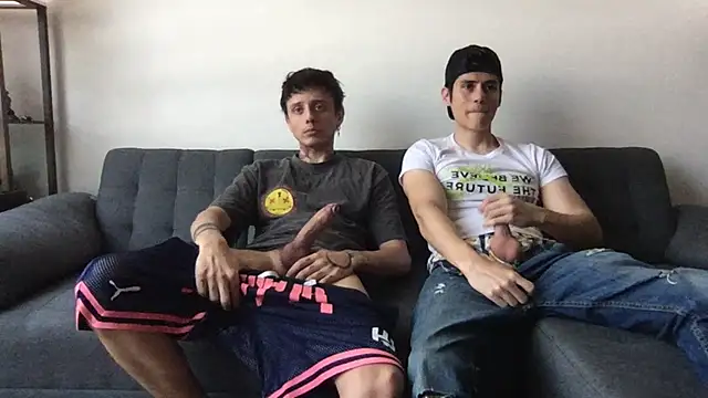 Chrixtopherobin online show from 26, 4, 2026