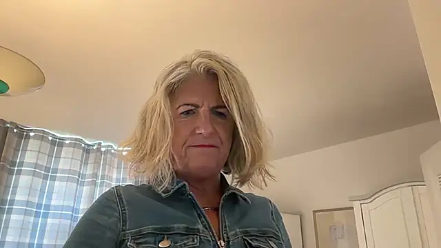 NaughtyMonicaUK online show from 25, 4, 2026