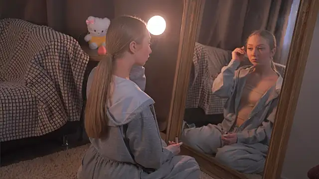 AlleneRhyner online show from 18, 4, 2026