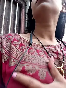 Snapshot of Miss_Divyaa chatting on 4, 5, 2026 Miss Divyaa online show from 4, 5, 2026