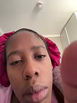 petite bee online show from 29, 6, 2026