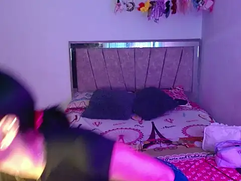 Dulcesexy18 online show from 24, 6, 2026