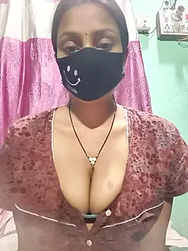 Snapshot of BaddieUnleashed chatting on 13, 4, 2026 BaddieUnleashed online show from 13, 4, 2026