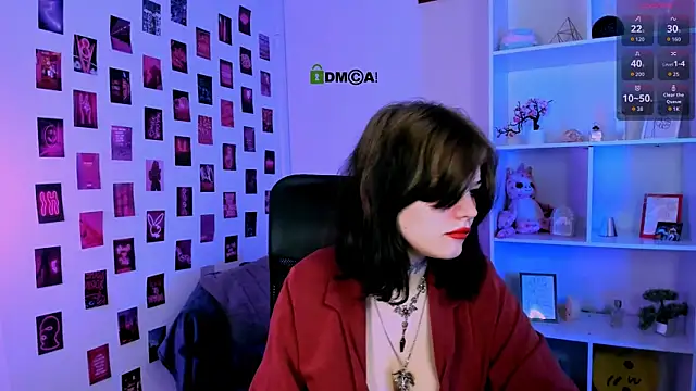 nikki kiss  online show from 19, 7, 2026