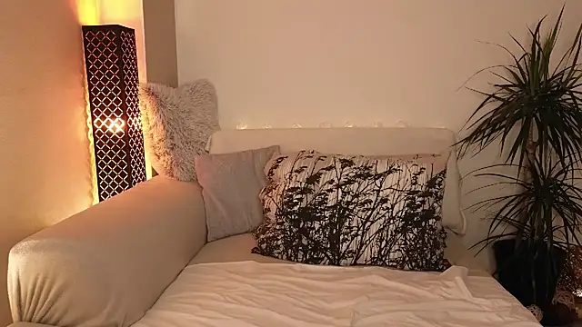 Sharon Red online show from 17, 2, 2025