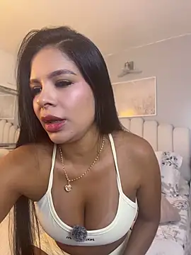 Snapshot of Elara_Luxe chatting on 28, 5, 2026 Elara Luxe online show from 28, 5, 2026