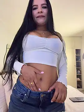 Snapshot of Elara_Luxe chatting on 6, 6, 2026 Elara Luxe online show from 6, 6, 2026