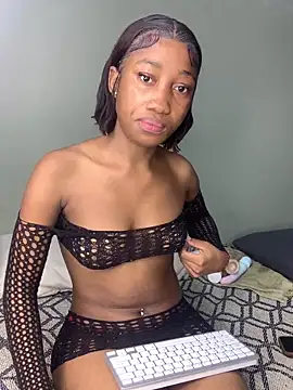 Petite BUNNYWORXXX online show from 21, 4, 2026