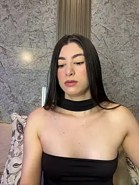 Snapshot of evelyn_hills chatting on 12, 6, 2026 evelyn hills online show from 12, 6, 2026
