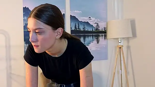 NatashaRieker online show from 17, 4, 2026