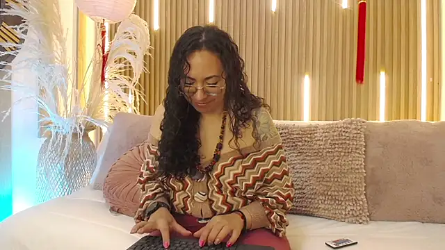 Velvet Curly online show from 30, 5, 2026