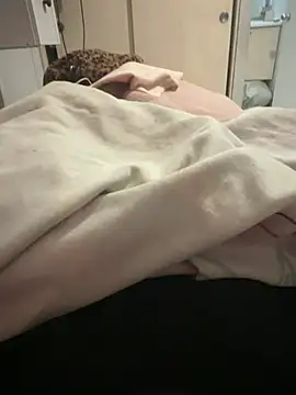 pazzuttraa online show from 14, 4, 2026