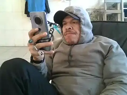 Snapshot of Oskr2024XXX chatting on 16, 2, 2025 Oskr2024XXX online show from 16, 2, 2025