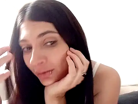 Sassygyrl online show from 25, 4, 2026