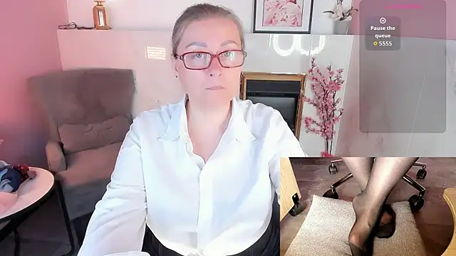 Alexandra Kind online show from 17, 7, 2026