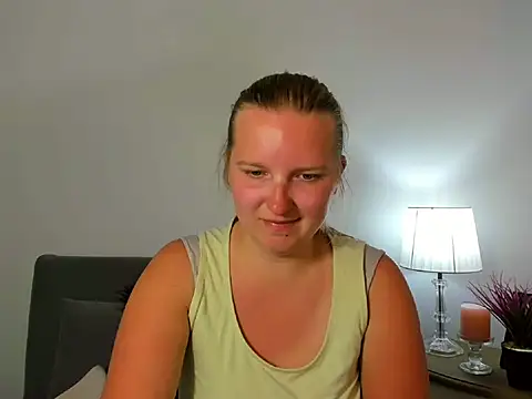 Snapshot of RoseTeacherX chatting on 8, 5, 2026 RoseTeacherX online show from 8, 5, 2026