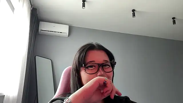 Alinalovelove online show from 17, 4, 2026