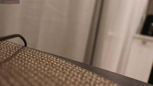 ellyellow online show from 16, 4, 2026