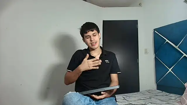 Snapshot of EdwinBoys chatting on 26, 6, 2026 EdwinBoys online show from 26, 6, 2026