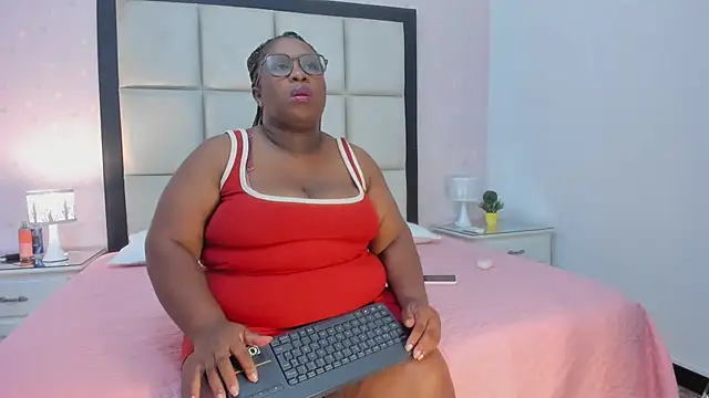 TreisyVixen online show from 28, 6, 2026