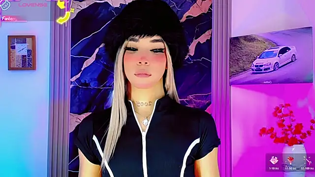Snapshot of moon_sweet- chatting on 17, 5, 2026 moon sweet- online show from 17, 5, 2026