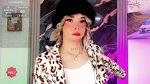 Snapshot of moon_sweet- chatting on 28, 5, 2026 moon sweet- online show from 28, 5, 2026