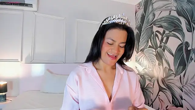 Marilyn Mulata online show from 8, 7, 2026