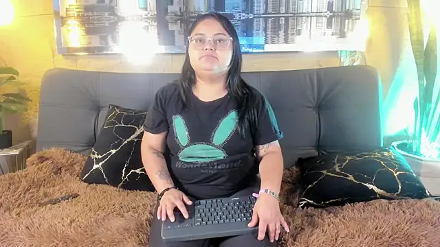 Luna  Cortez online show from 29, 5, 2026