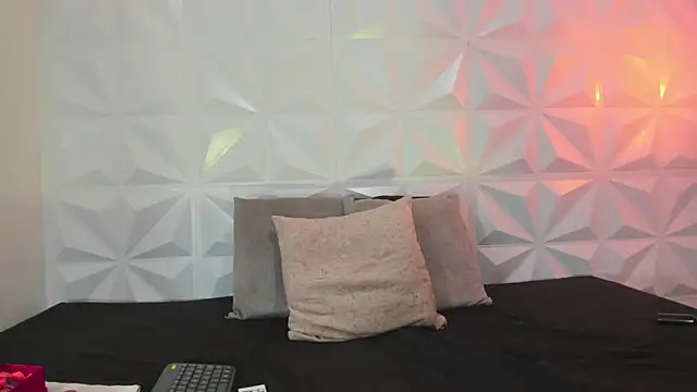lucy rouse1 online show from 22, 5, 2026