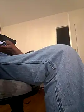 Snapshot of mrgudlukin chatting on 8, 11, 2025 mrgudlukin online show from 8, 11, 2025