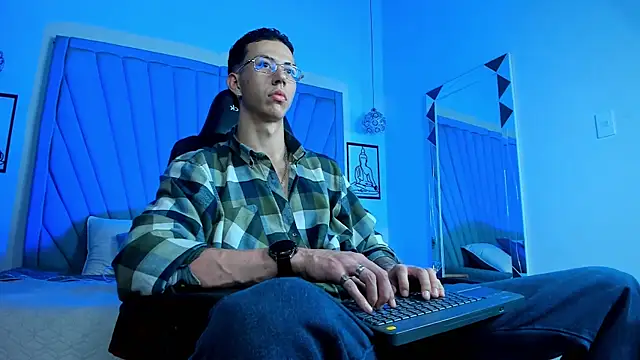 Snapshot of OliverThompsonJS chatting on 26, 6, 2026 OliverThompsonJS online show from 26, 6, 2026