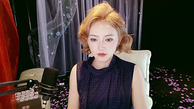 Unique Mia online show from 2, 5, 2026