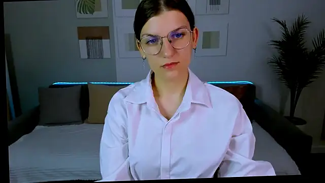 AnnaThorne online show from 30, 4, 2026