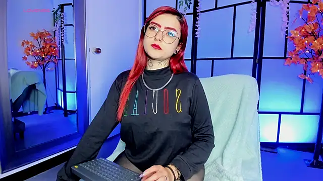 Snapshot of zara_rouxx_ chatting on 21, 5, 2026 zara rouxx online show from 21, 5, 2026