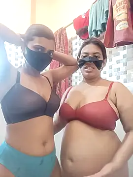 Loving Naughtycouple online show from 13, 5, 2026