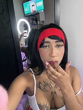 Snapshot of Zaabrina_20 chatting on 7, 5, 2026 Zaabrina 20 online show from 7, 5, 2026