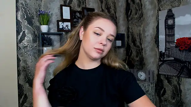 NicoleAura online show from 29, 6, 2026