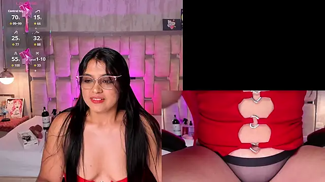 Snapshot of LuciaReid chatting on 24, 4, 2026 LuciaReid online show from 24, 4, 2026