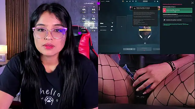 Snapshot of LuciaReid chatting on 29, 4, 2026 LuciaReid online show from 29, 4, 2026