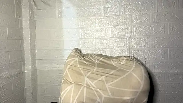 MargretMccarren online show from 19, 4, 2026