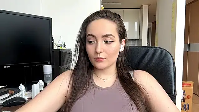 Emilly Cart online show from 2, 5, 2026