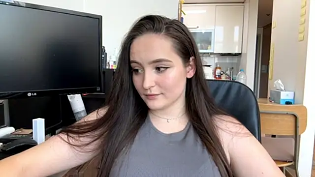 Emilly Cart online show from 8, 5, 2026