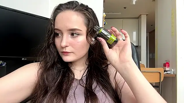 Emilly Cart online show from 9, 7, 2026