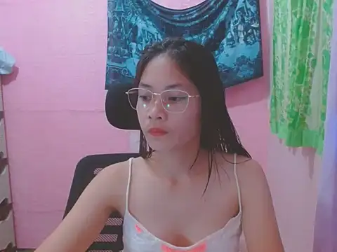 Snapshot of Sweetsexylady19 chatting on 11, 5, 2026 Sweetsexylady19 online show from 11, 5, 2026