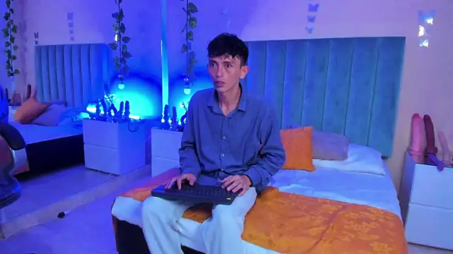 ARIANA CRI-X online show from 25, 4, 2026