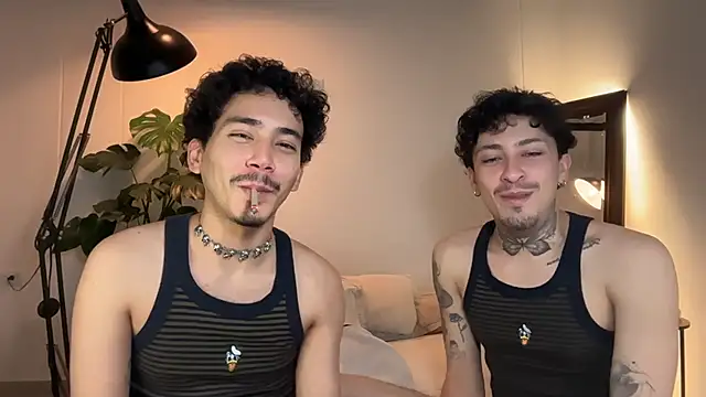 Snapshot of Noah_and_Steven chatting on 23, 5, 2026 Noah and Steven online show from 23, 5, 2026