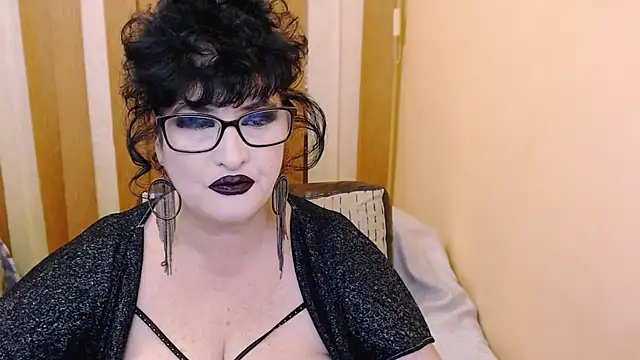 QuuenOfSin online show from 12, 12, 2024